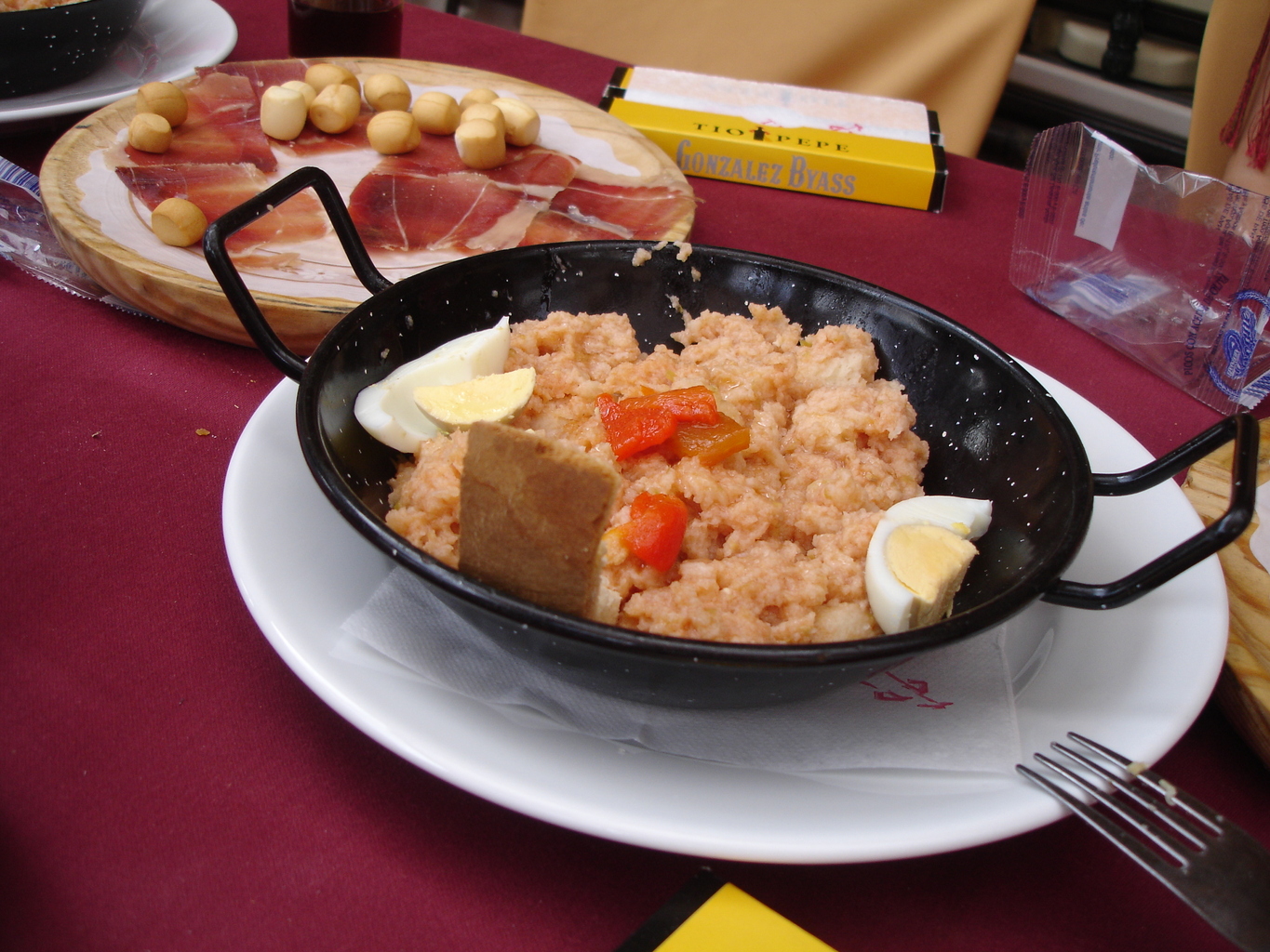 Ajo caliente servido en Jerez